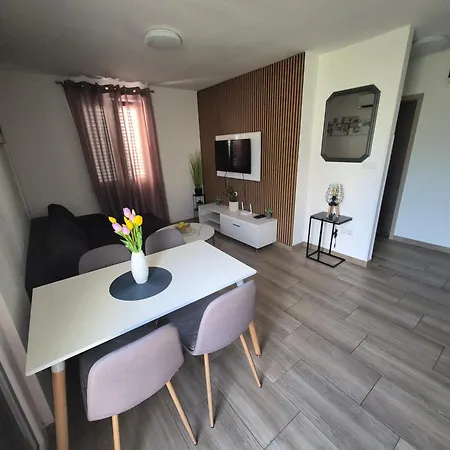 Ivy's Place Apartman Porec